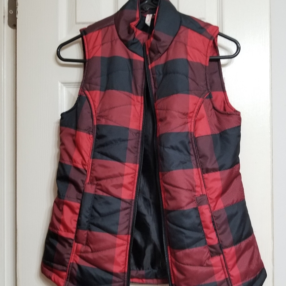 Red Camel small vest - Picture 2 of 5